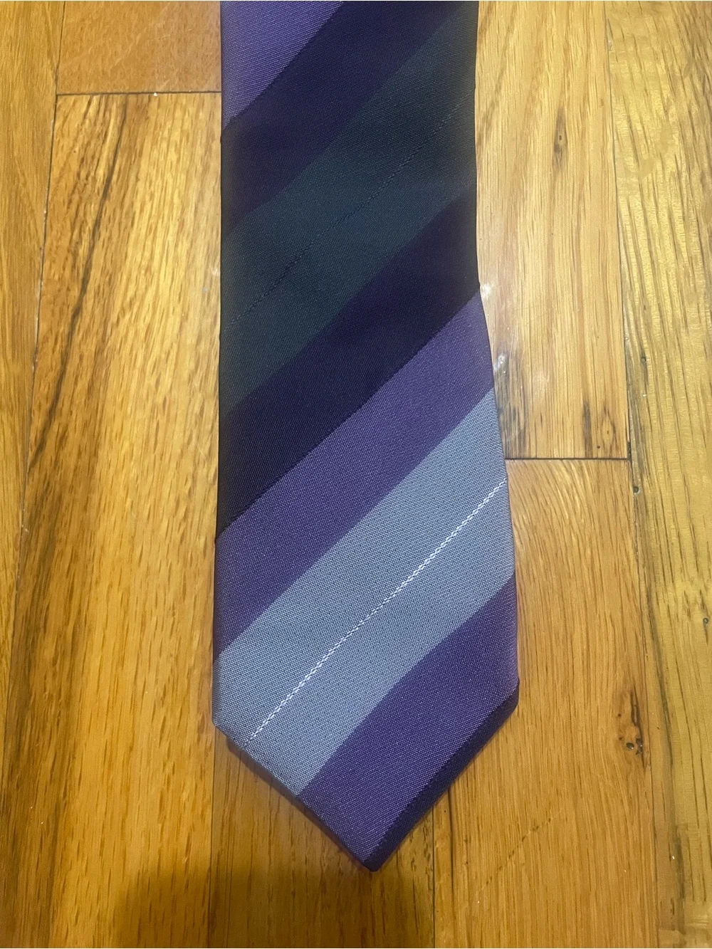 $188 John Varvatos USA 100% Italian Silk Skinny Tie
